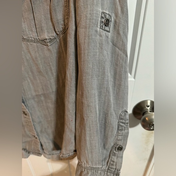 Cloth & Stone Anthropologie Chambray Button Down Shirt - Picture 6 of 7